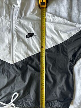 Nike Women’s Black Lightweight Utility Jacket – Size M